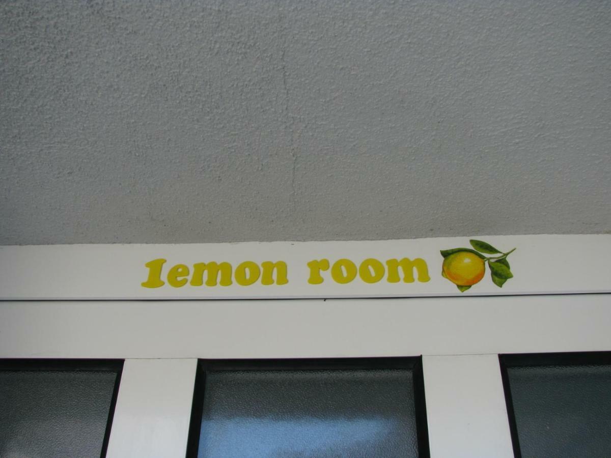 Apartments And Room Lemon Vis Bagian luar foto