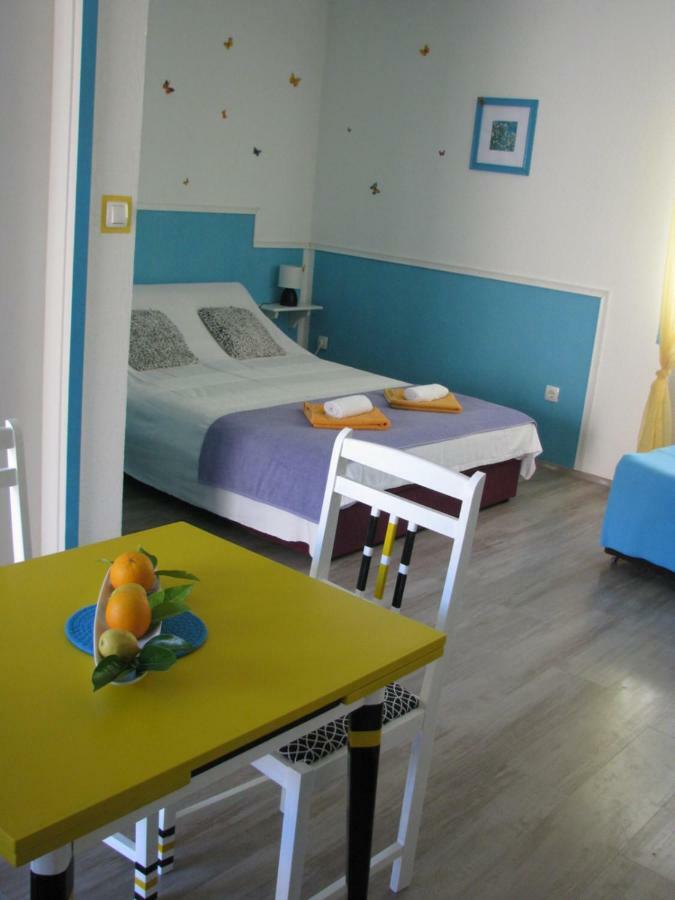 Apartments And Room Lemon Vis Bagian luar foto